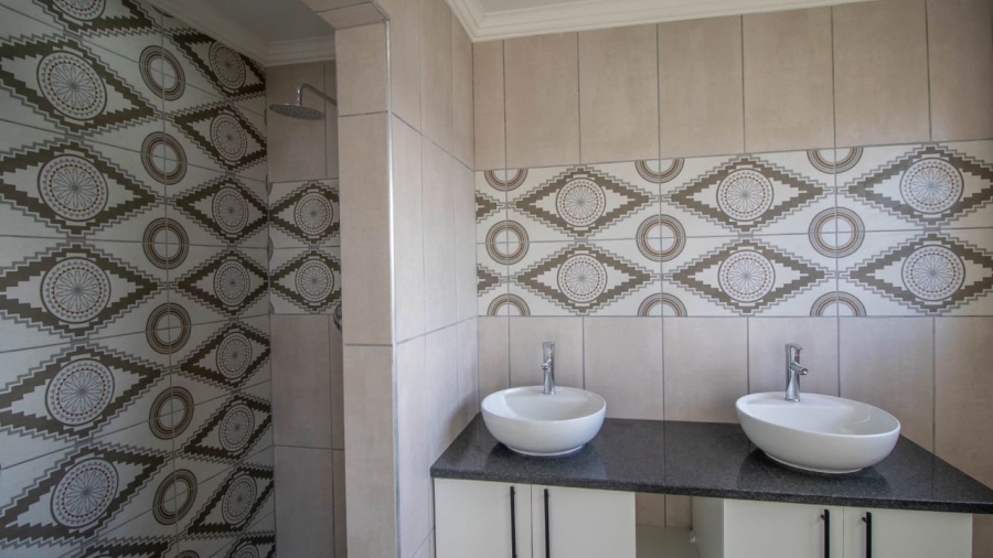 3 Bedroom Property for Sale in Fraaiuitsig Western Cape